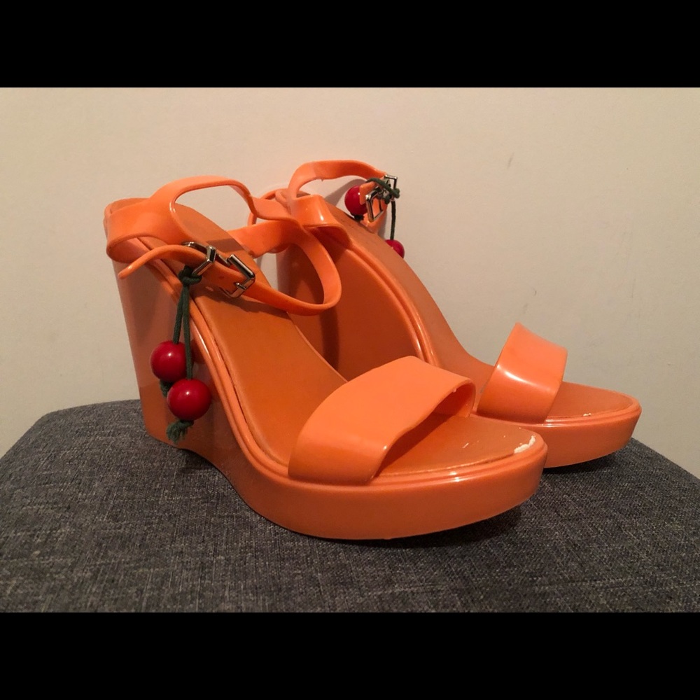 Summer wedges